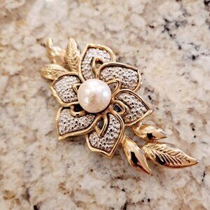 Beautiful Vintage Silver and Gold Tone Pearl Brooch